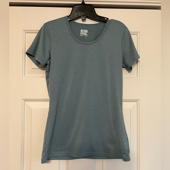 32 Degrees Cool Women's Blue Short Sleeve Scoop Neck T-Shirts Size Small - Picture 1 of 11